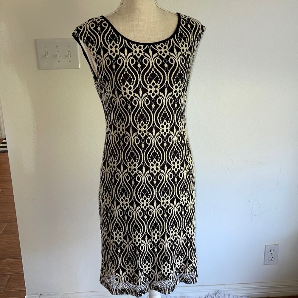 Connected Apparel black and white sleeveless dress